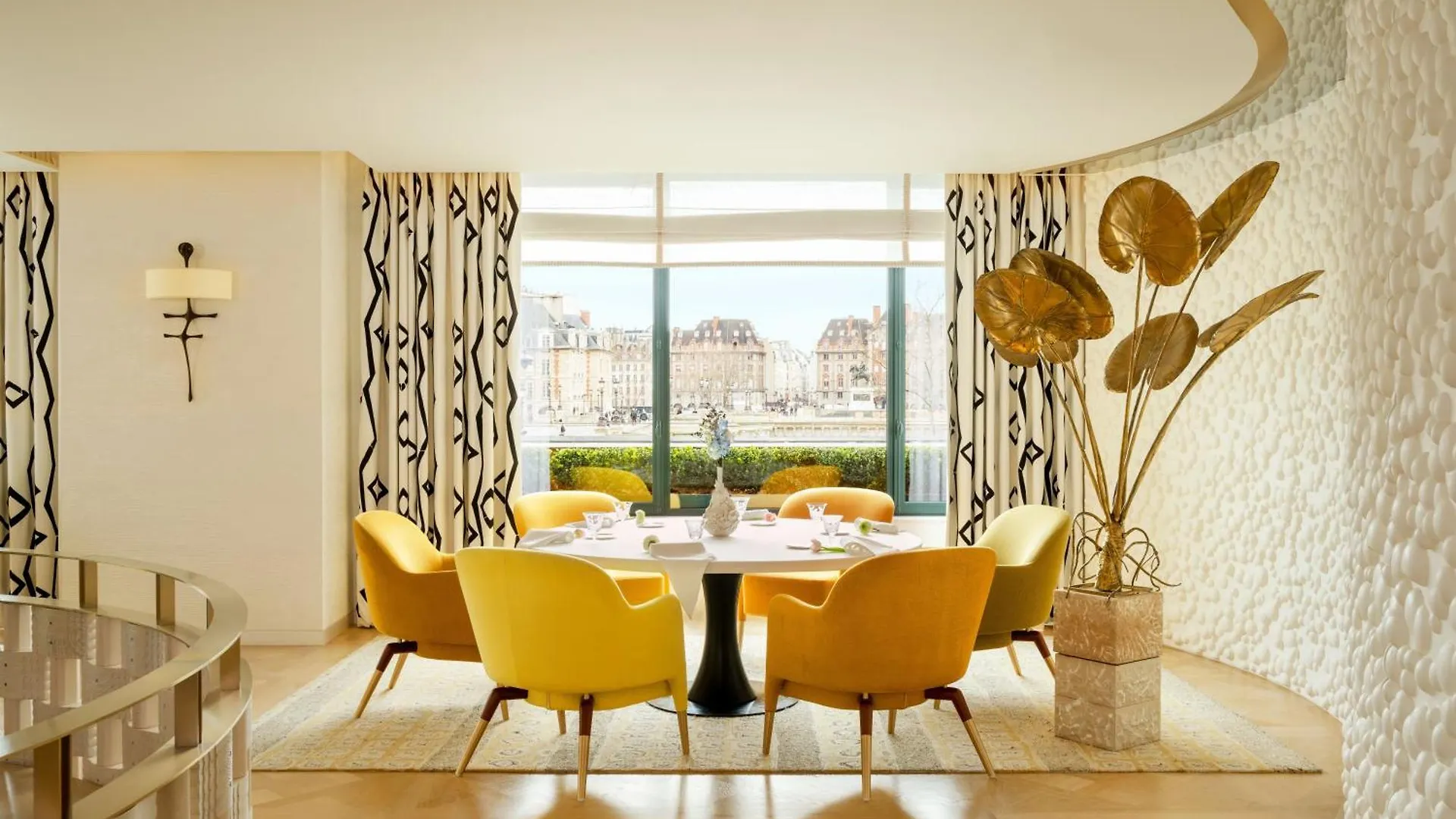 Cheval Blanc Paris & Dior Spa Cheval Blanc Paris Hotel