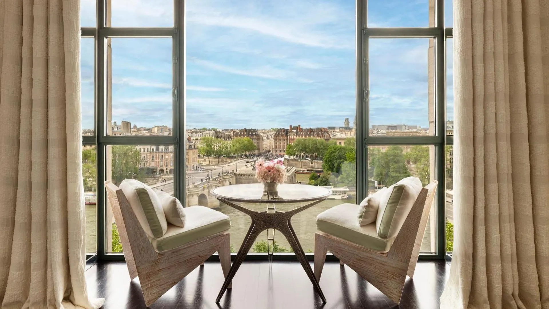 Hotel Cheval Blanc Paris & Dior Spa Cheval Blanc Paris