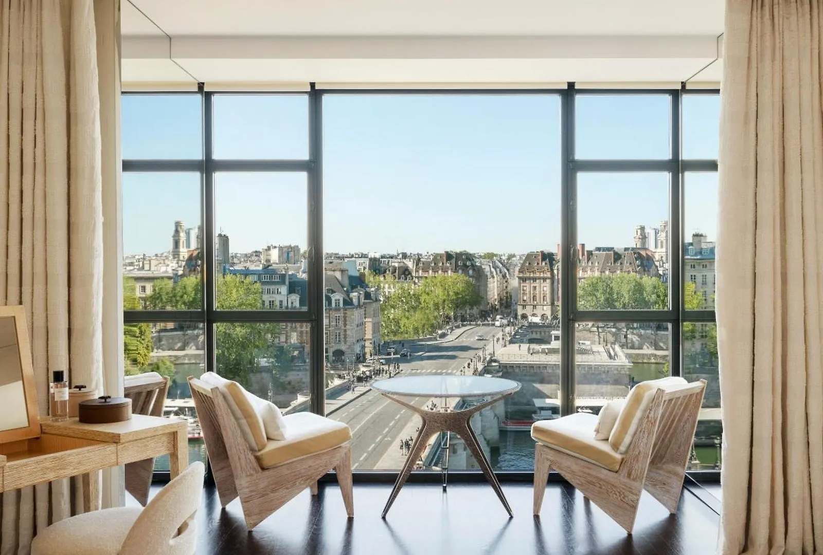 ***** Hotel Cheval Blanc Paris & Dior Spa Cheval Blanc París Francia